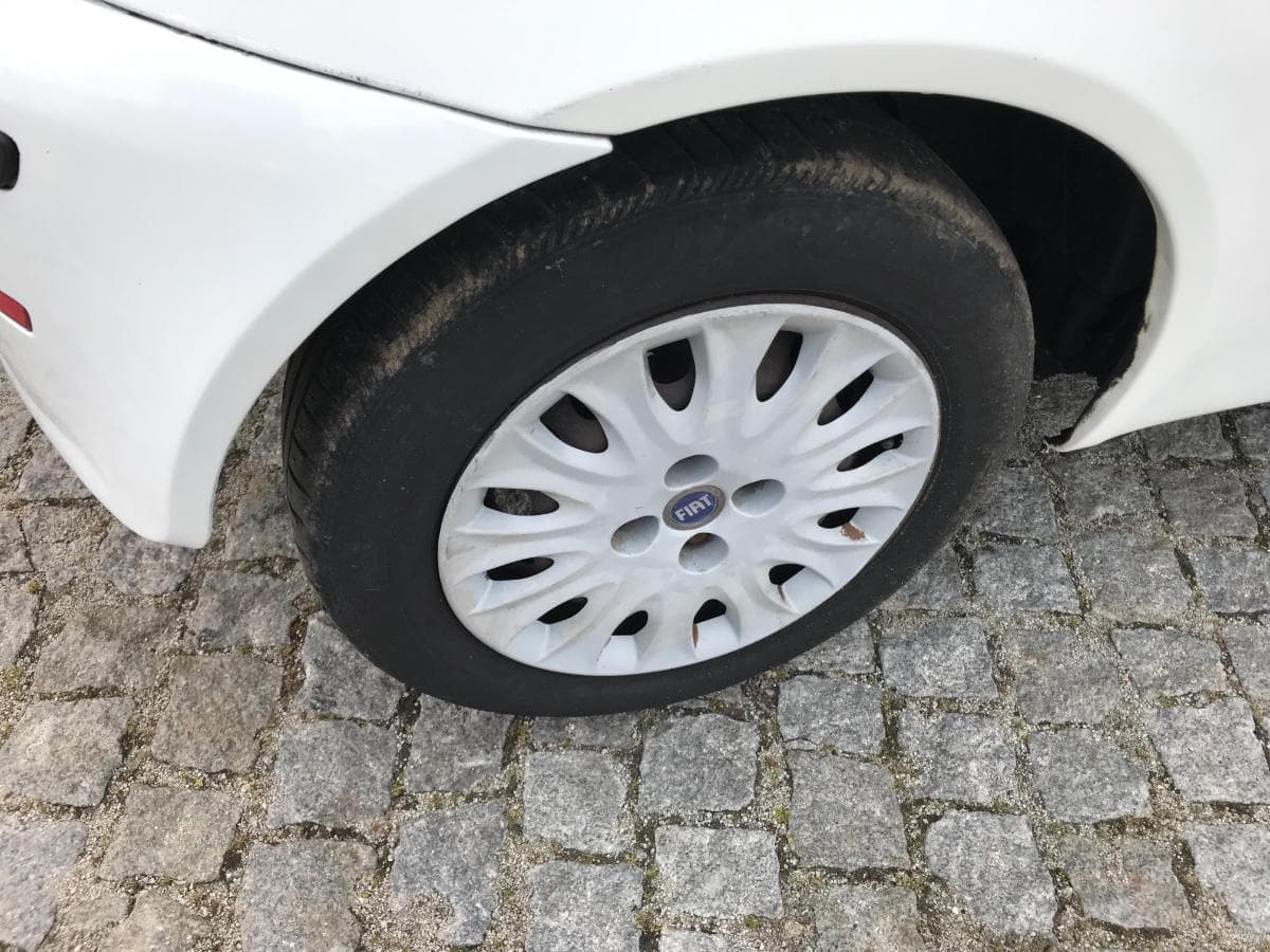 Fiat Punto 1.3 JTD · Ano 2005 — image 14