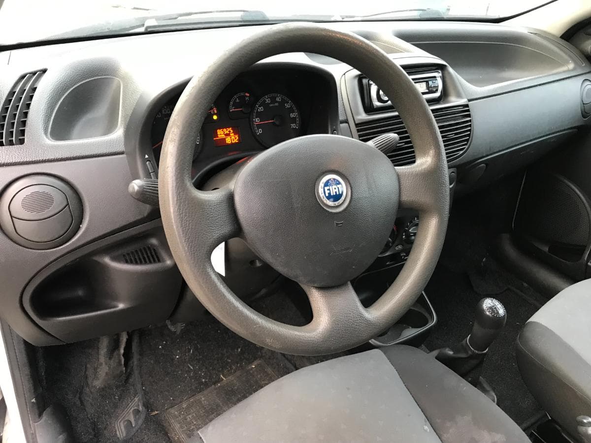 Fiat Punto 1.3 JTD · Ano 2005 — image 18