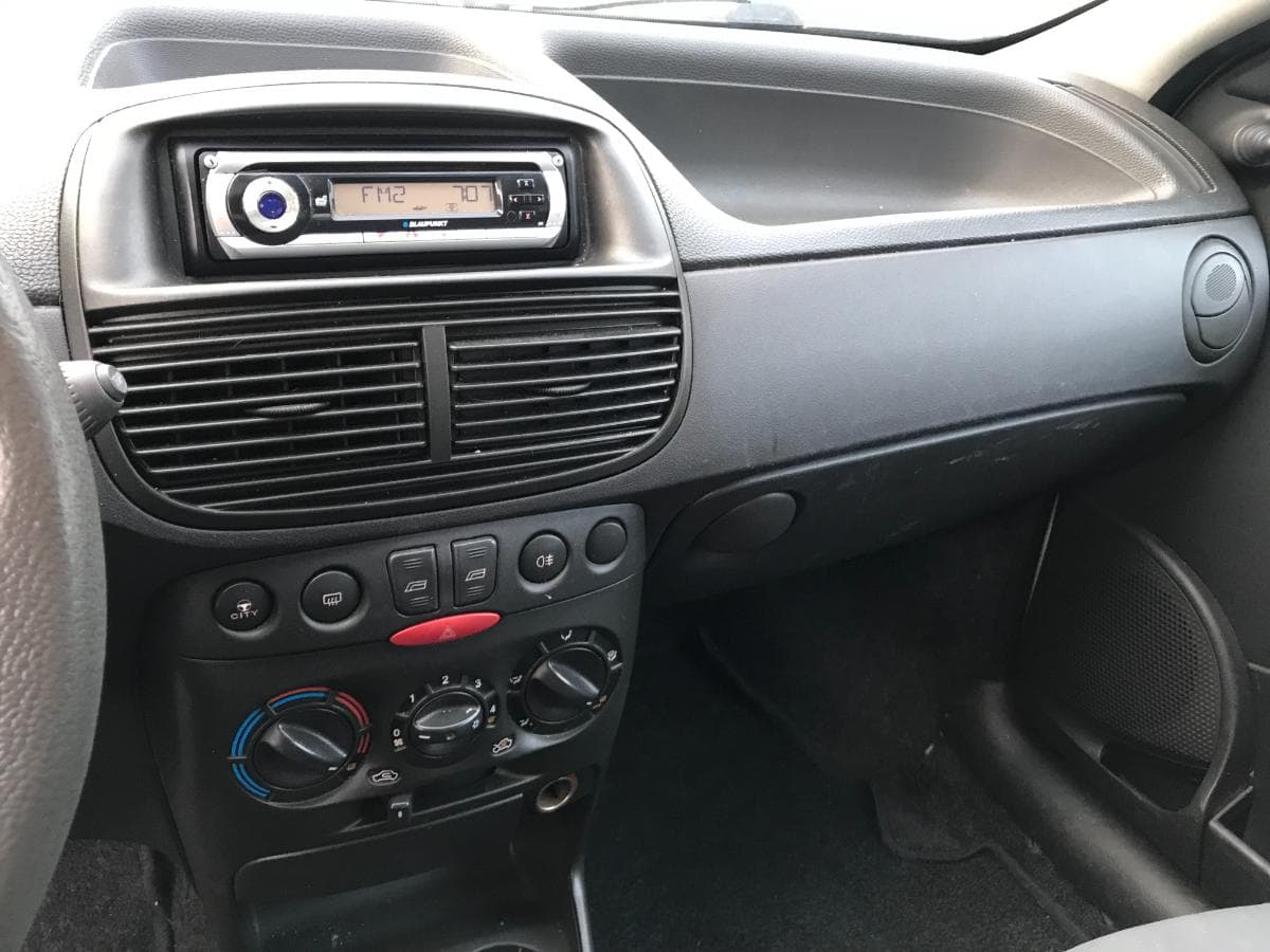 Fiat Punto 1.3 JTD · Ano 2005 — image 19