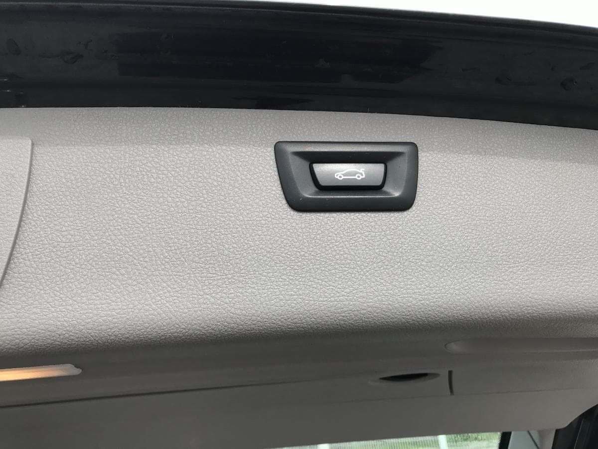 BMW 320D Touring · Ano 2015 — image 9