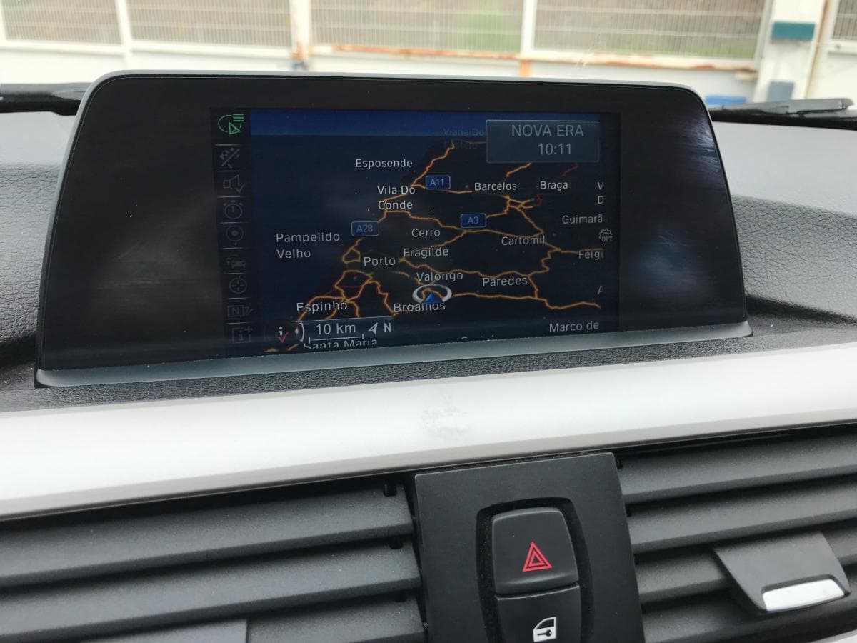 BMW 320D Touring · Ano 2015 — image 20