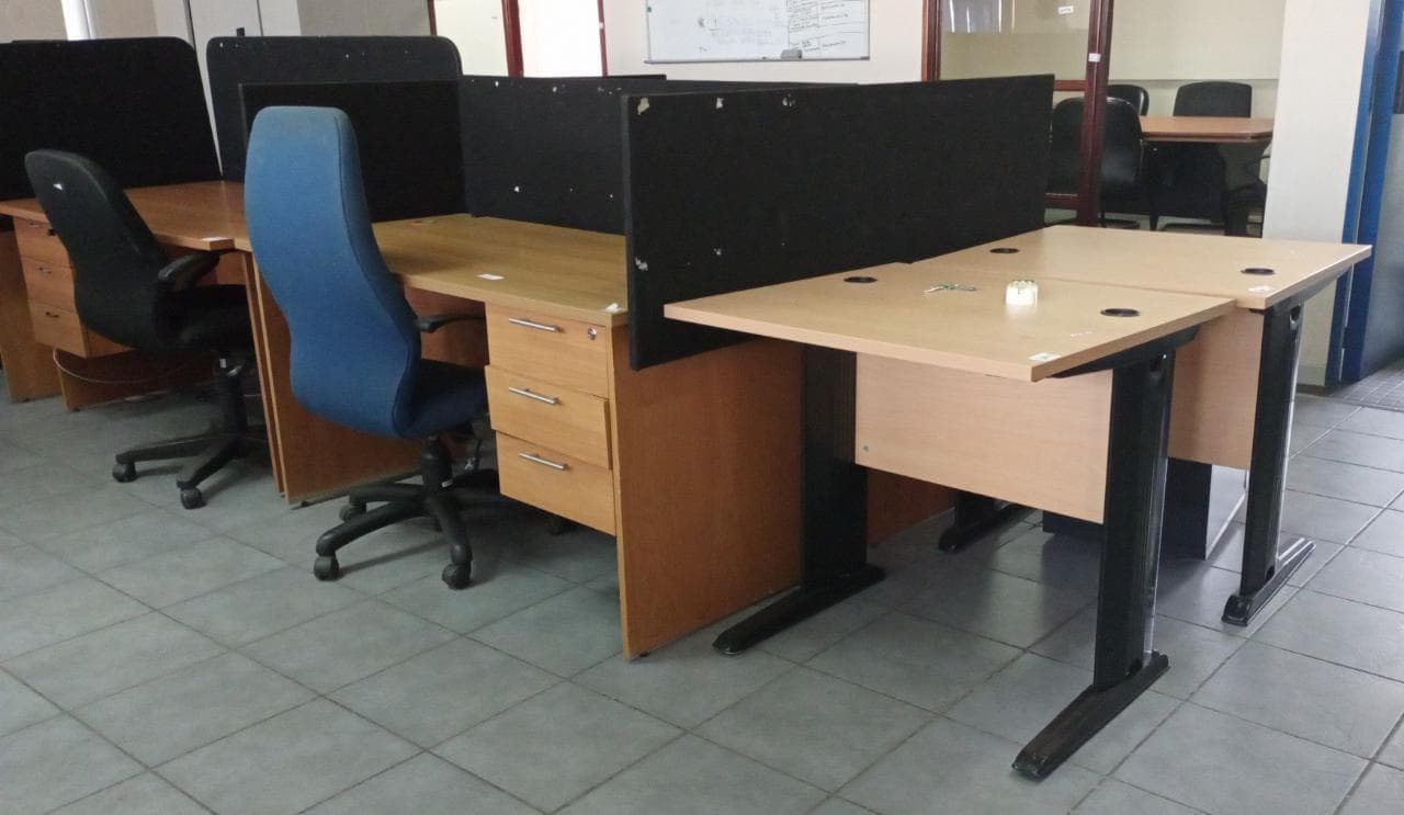 Mobiliario de oficina ·
