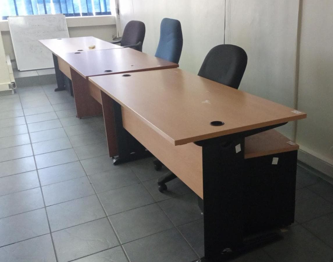 Mobiliario de oficina ·