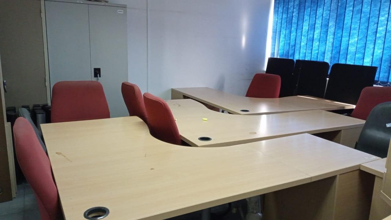 Mobiliario de oficina ·