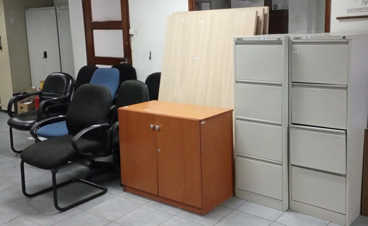 Mobiliario de oficina ·