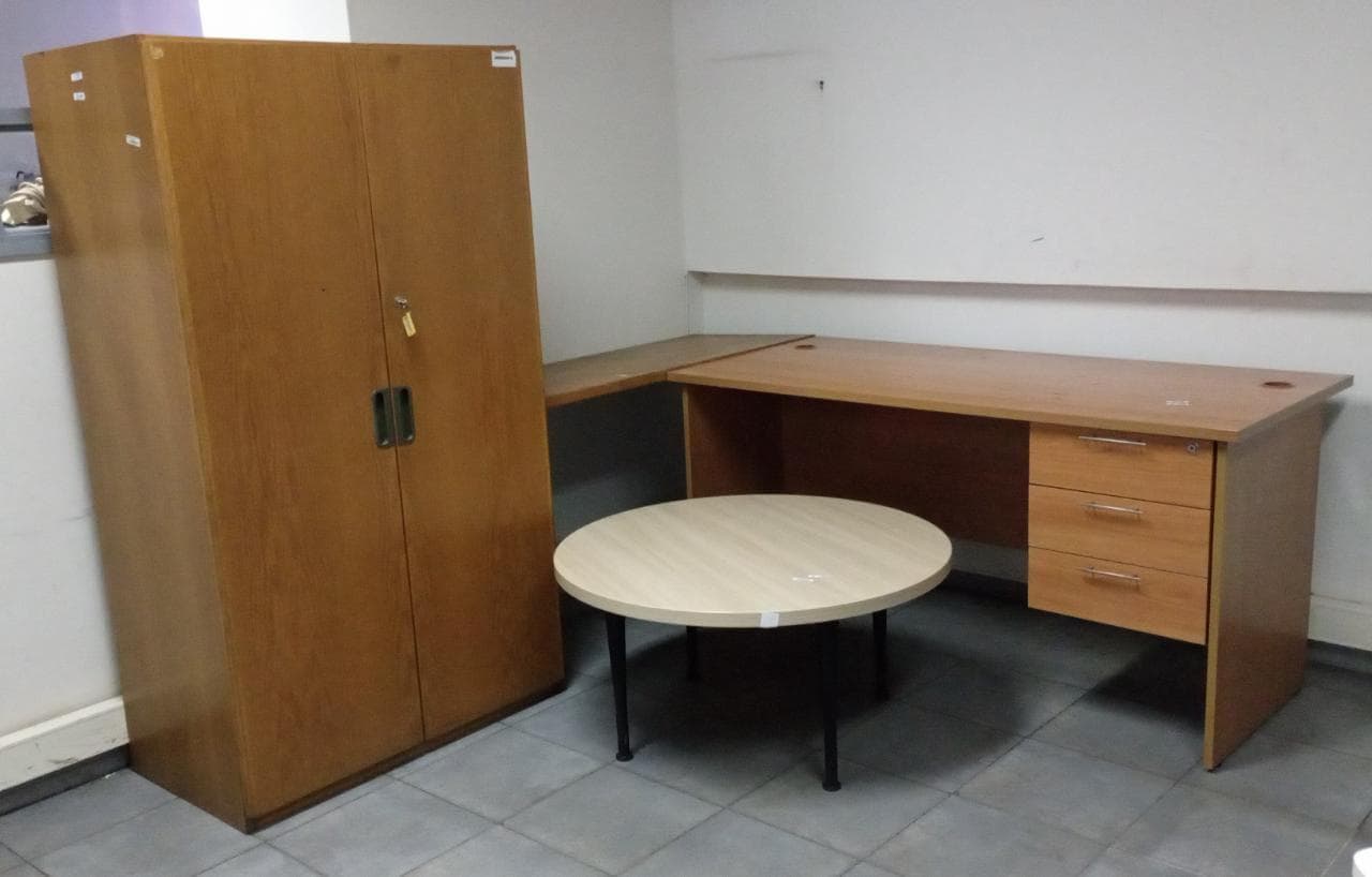Mobiliario de oficina ·