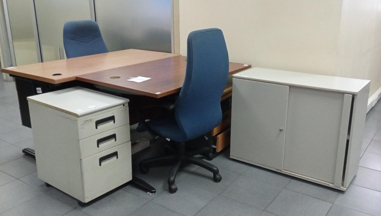 Mobiliario de oficina · — imagen 1