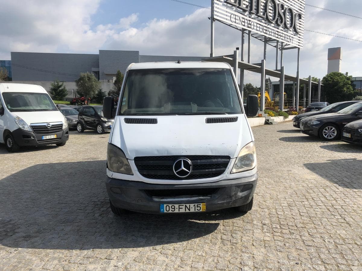 Mercedes-Benz Sprinter 211 CDI · Ano 2008 — image 2