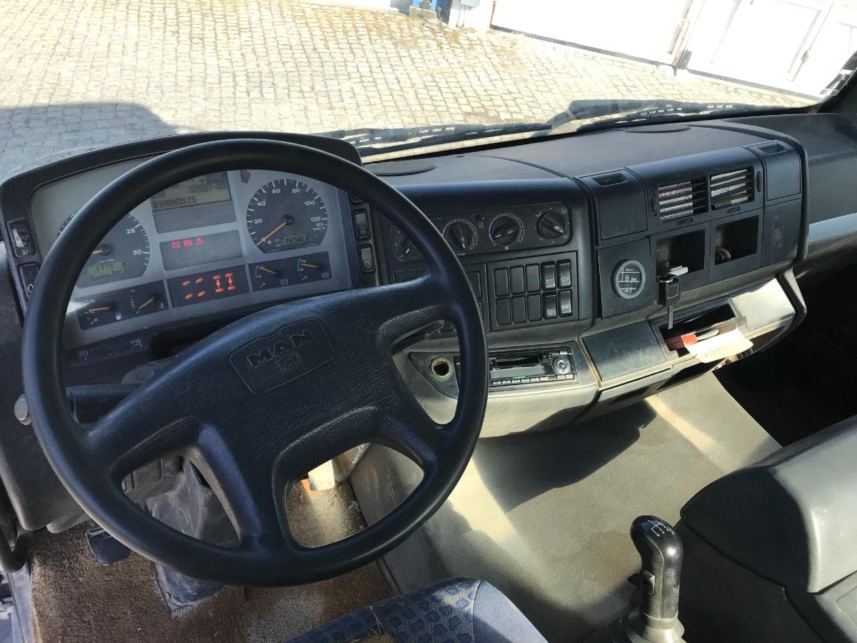 Man TGA 360 A 8X4 · Ano 2002 — imagem 16