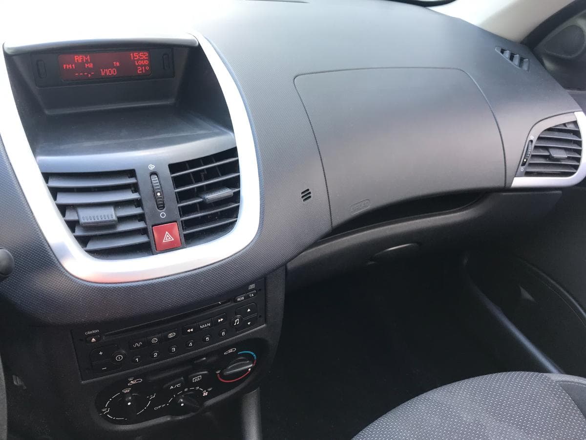Peugeot 206 + 1.1 · Ano 2009 — imagen 25