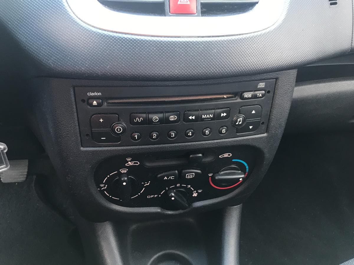 Peugeot 206 + 1.1 · Ano 2009 — imagen 23