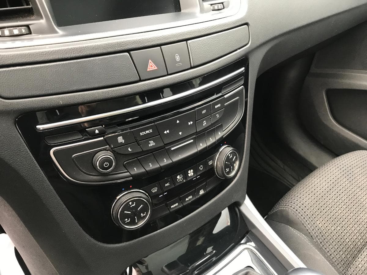 Peugeot 508 SW 1.6 HDI · Ano 2014 — imagen 21