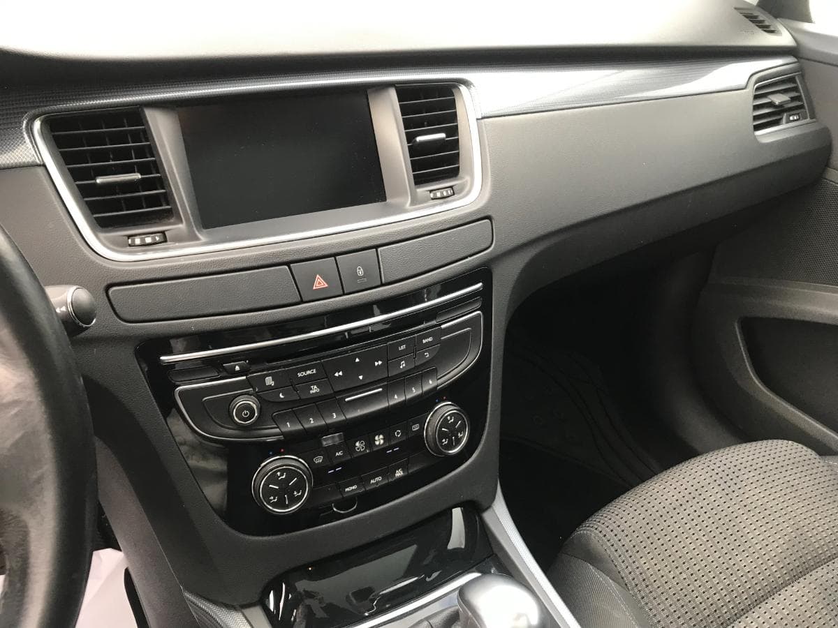 Peugeot 508 SW 1.6 HDI · Ano 2014 — imagen 25