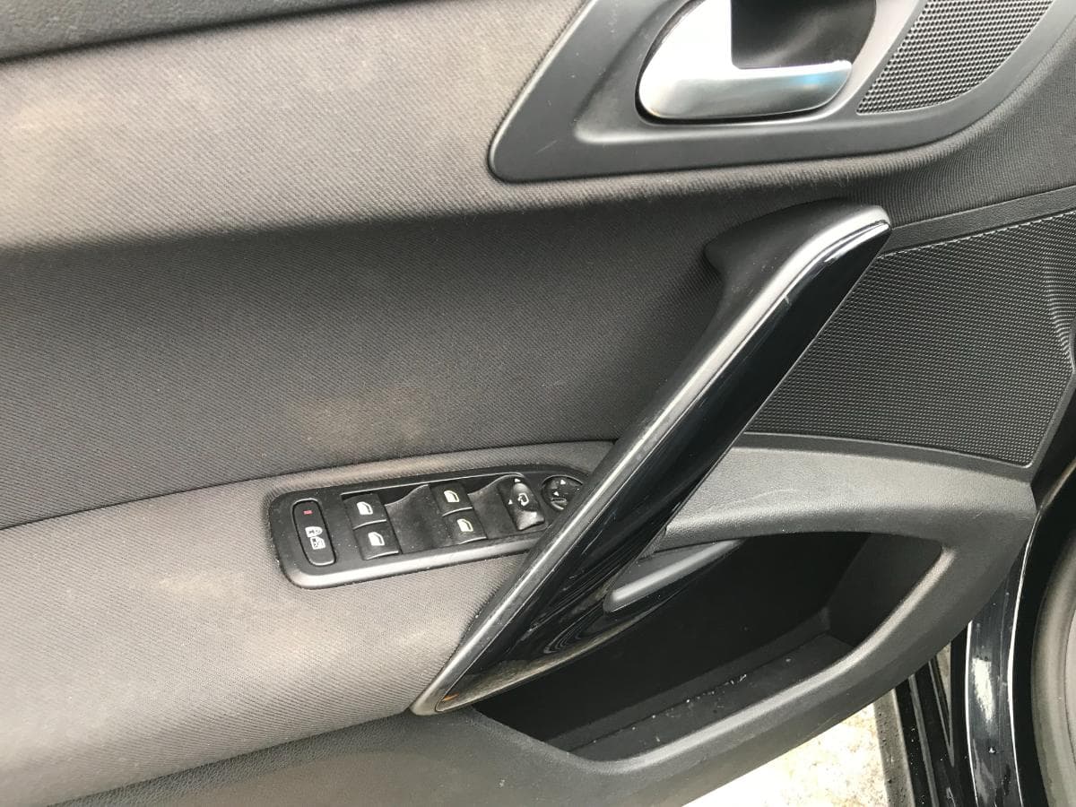 Peugeot 508 SW 1.6 HDI · Ano 2014 — imagen 30