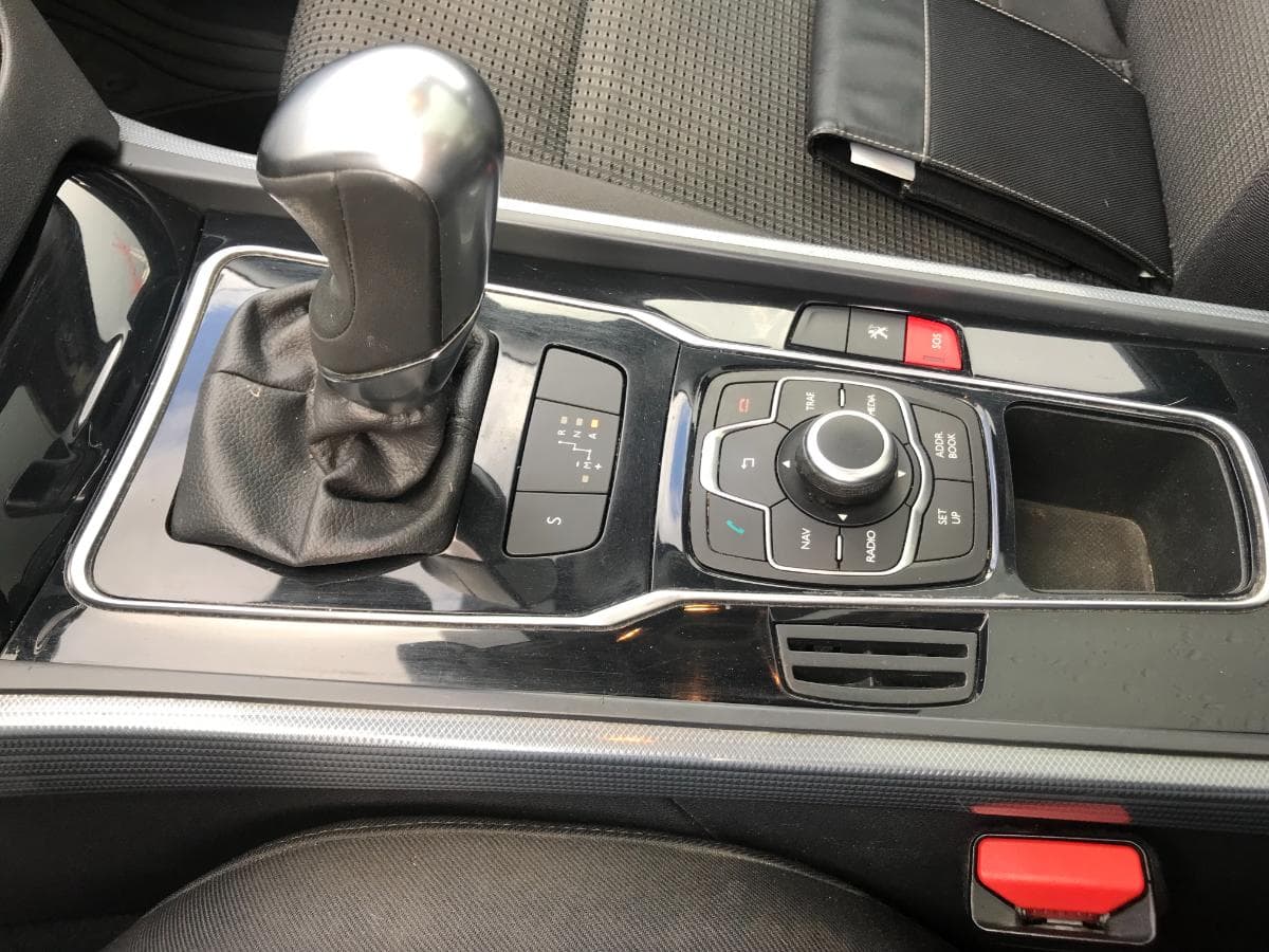 Peugeot 508 SW 1.6 HDI · Ano 2014 — imagen 32