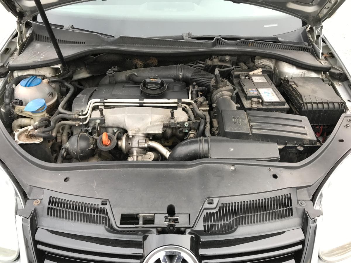 Volkswagen Golf 2.0 TDI · Ano 2004 — image 3