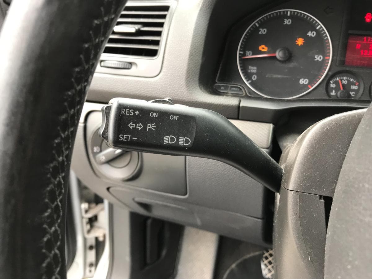 Volkswagen Golf 2.0 TDI · Ano 2004 — image 17