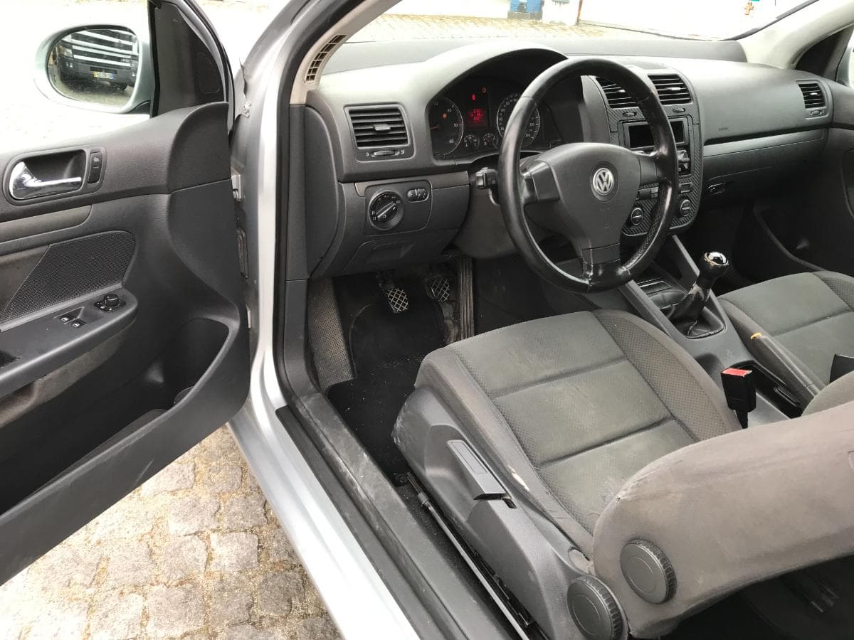 Volkswagen Golf 2.0 TDI · Ano 2004 — image 16