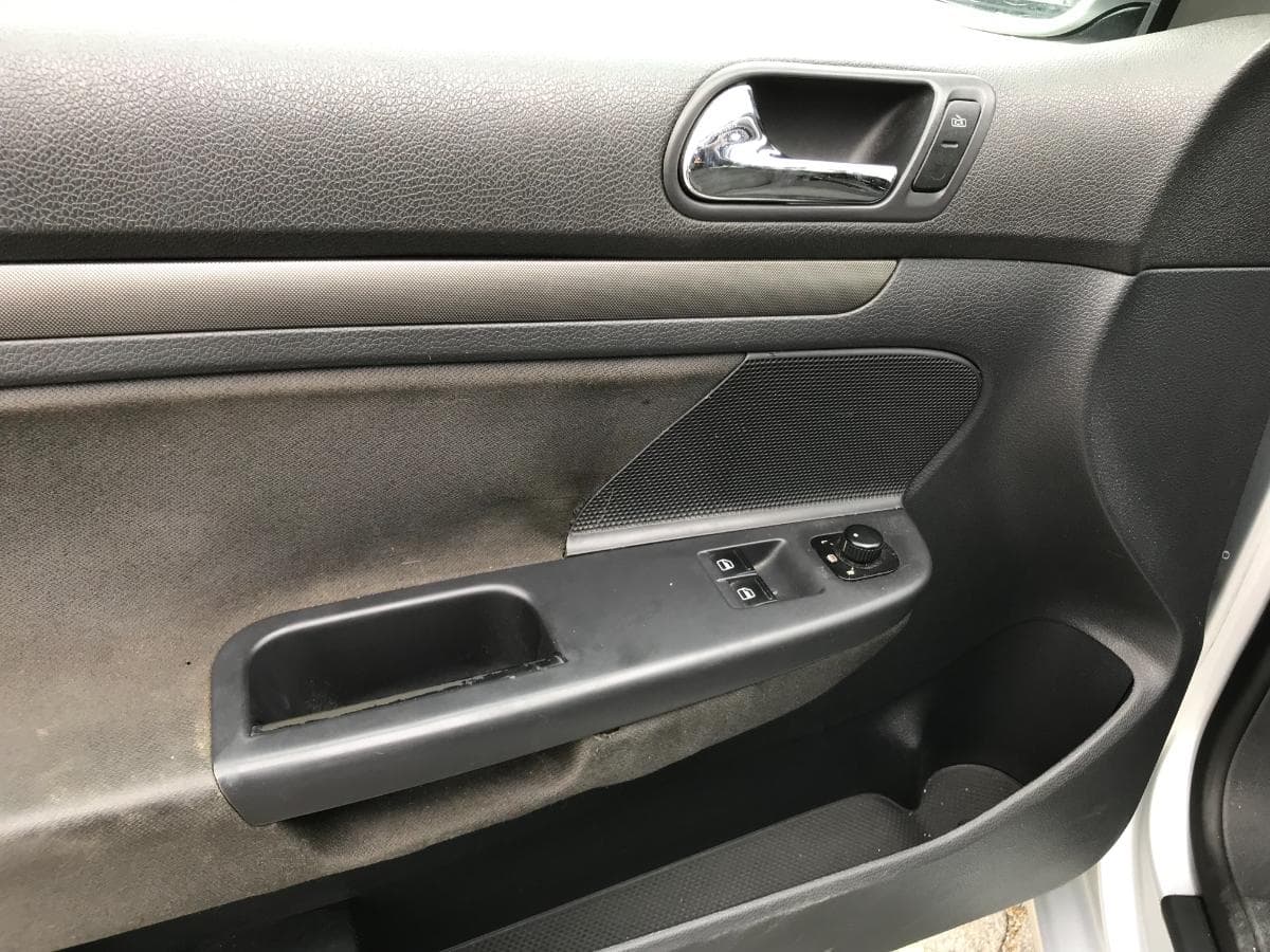 Volkswagen Golf 2.0 TDI · Ano 2004 — image 26