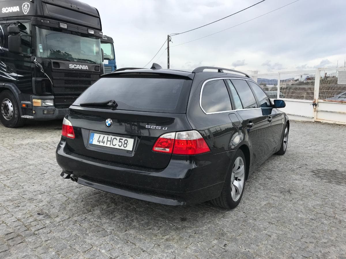 BMW 525 D Touring · Ano 2005 — imagen 11