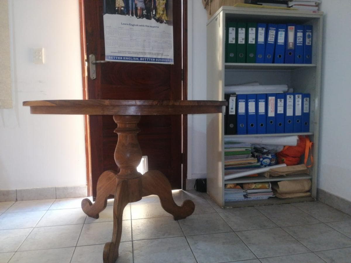 Mobiliário de escritório ·