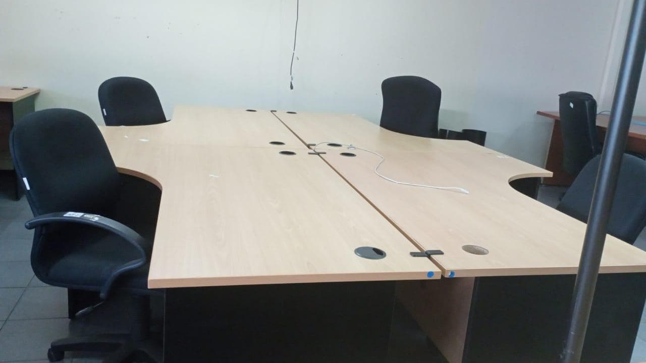 Mobiliario de oficina ·