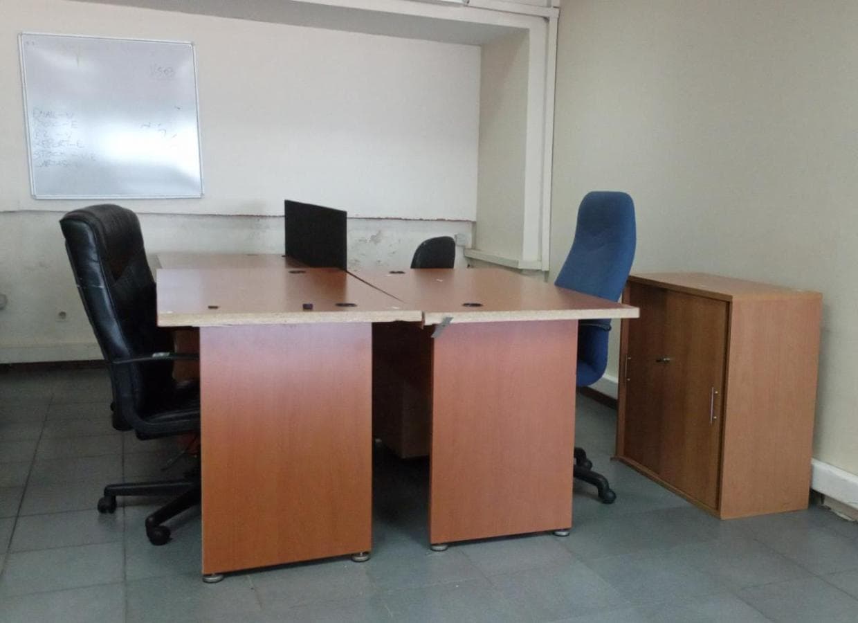 Mobiliario de oficina ·