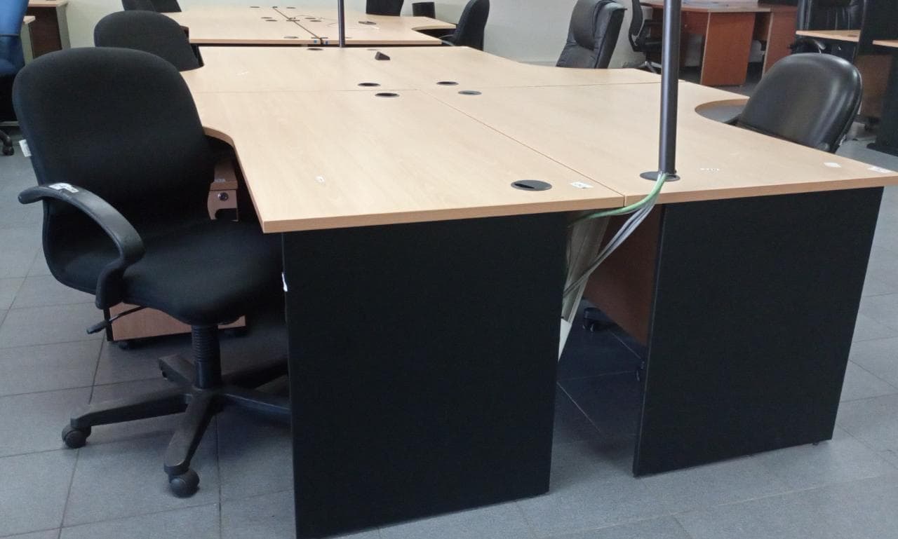 Mobiliario de oficina ·