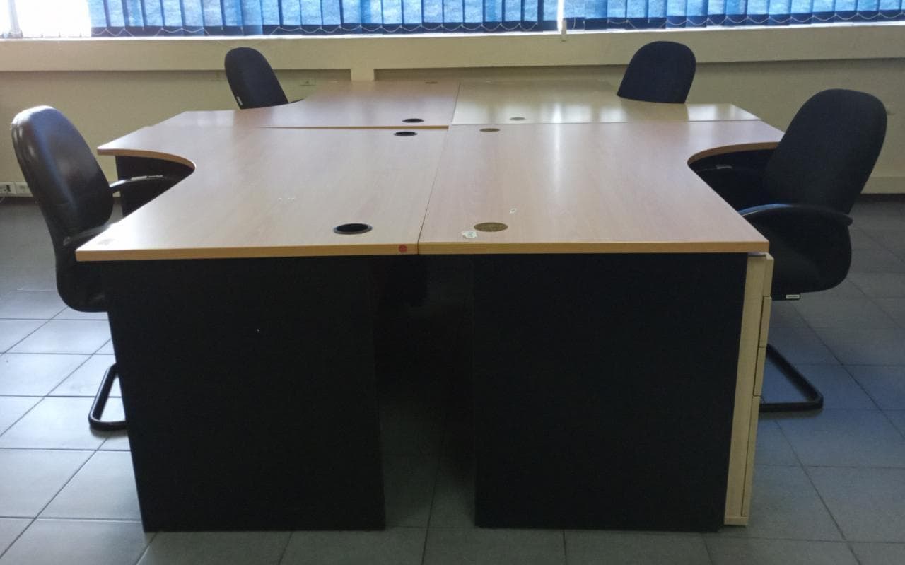 Mobiliario de oficina ·