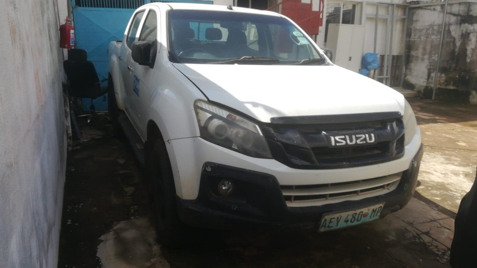 Isuzo KB 300  · — imagem 2