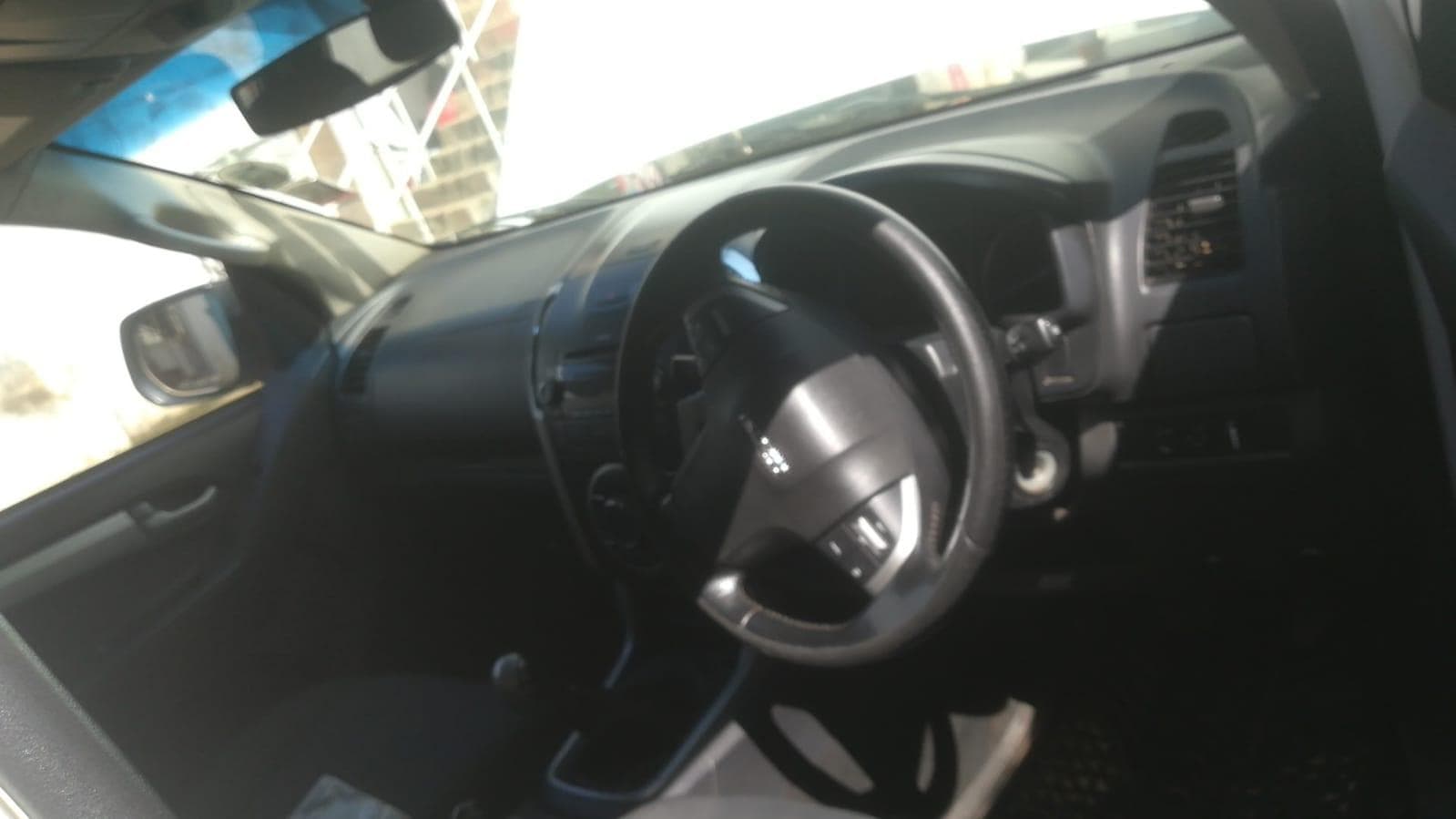 Isuzo KB 300  · — imagem 7