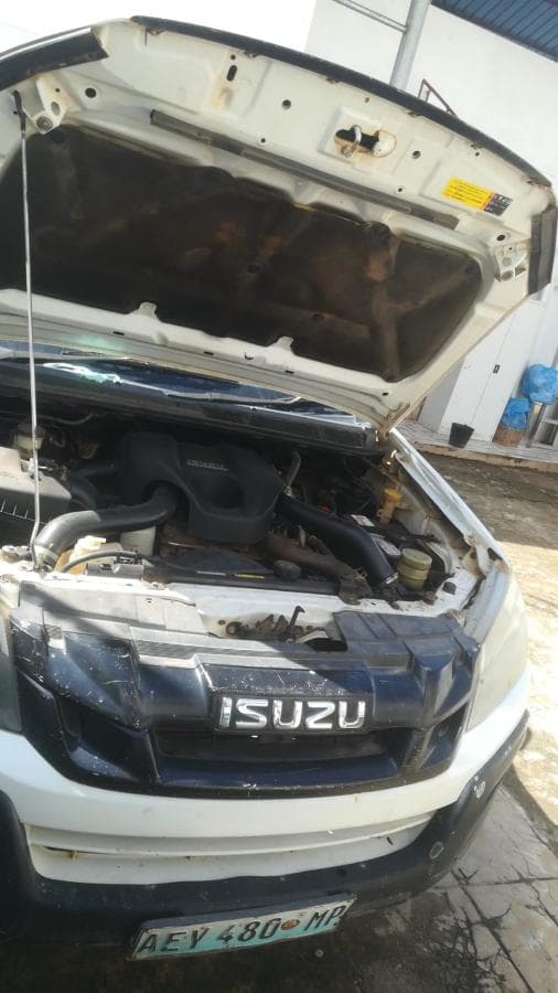 Isuzo KB 300  · — imagem 11