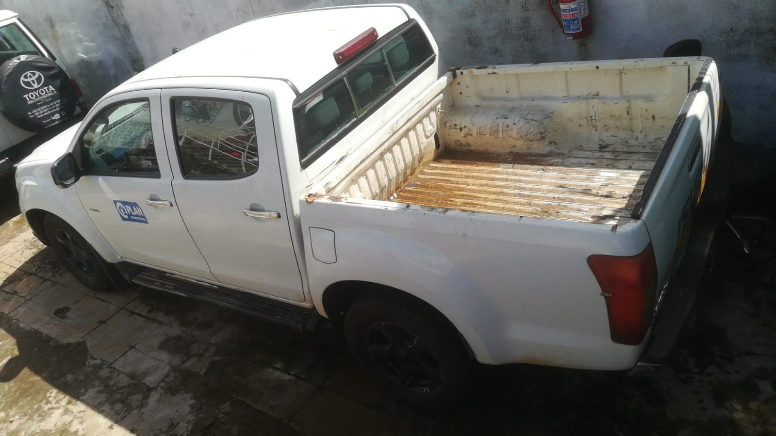 Isuzo KB 300  · — imagem 13