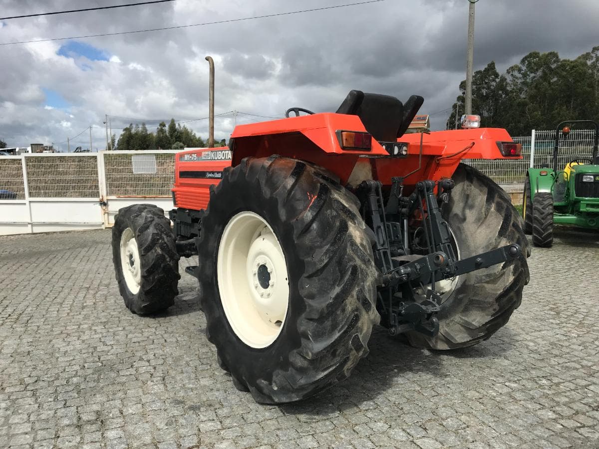 Trator Agrícola Kubota M1-75cv — imagen 3