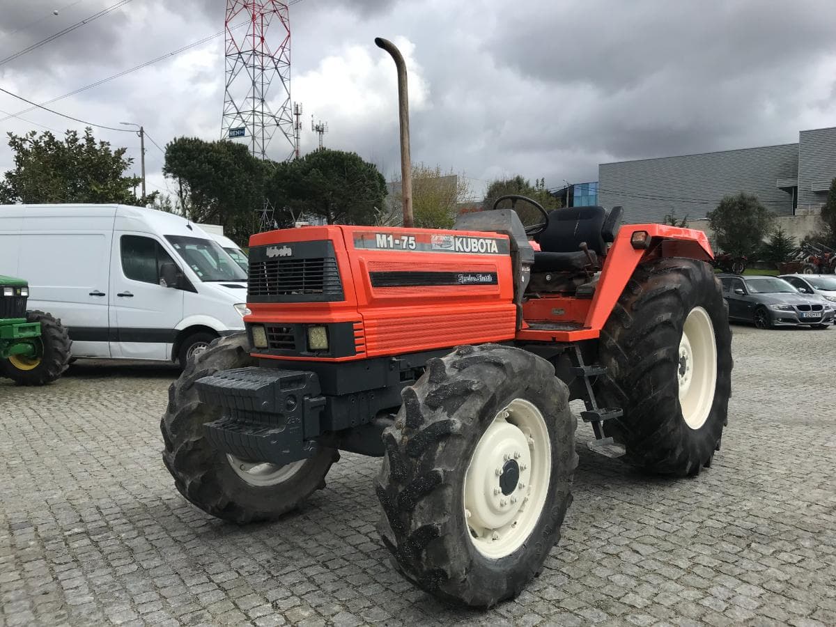 Trator Agrícola Kubota M1-75cv — imagen 2