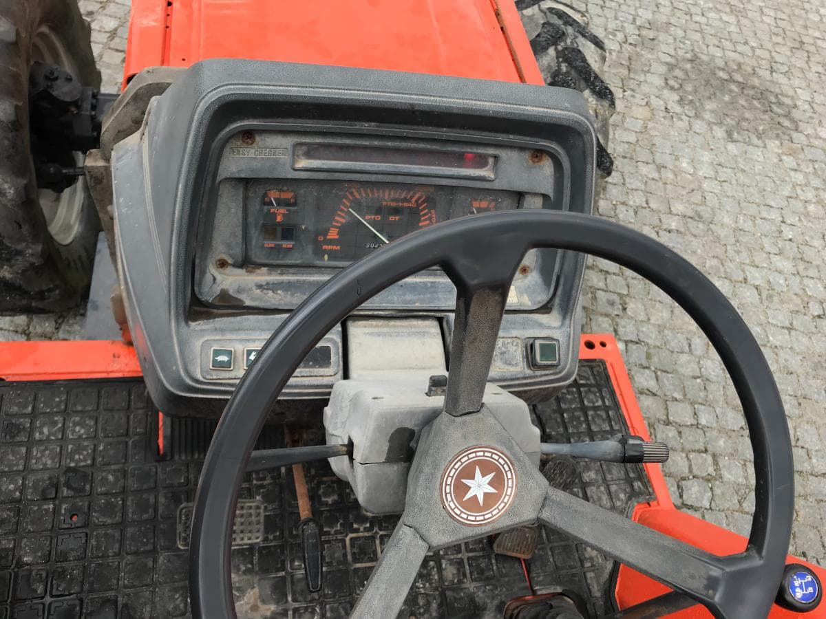 Trator Agrícola Kubota M1-75cv — imagen 11