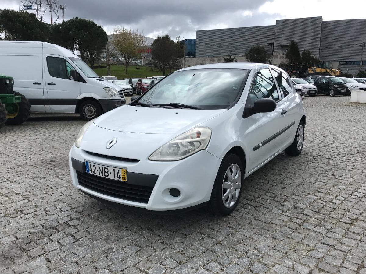 Renault Clio 1.5DCI · Ano 2012 — image 5