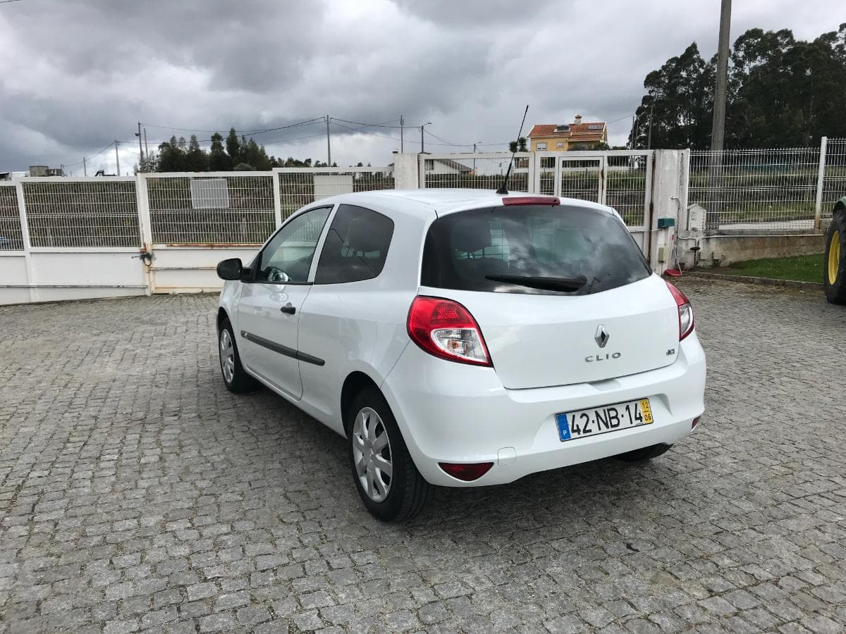 Renault Clio 1.5DCI · Ano 2012 — imagem 10