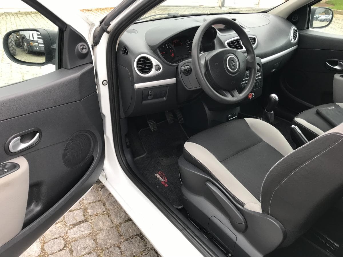 Renault Clio 1.5DCI · Ano 2012 — imagem 15
