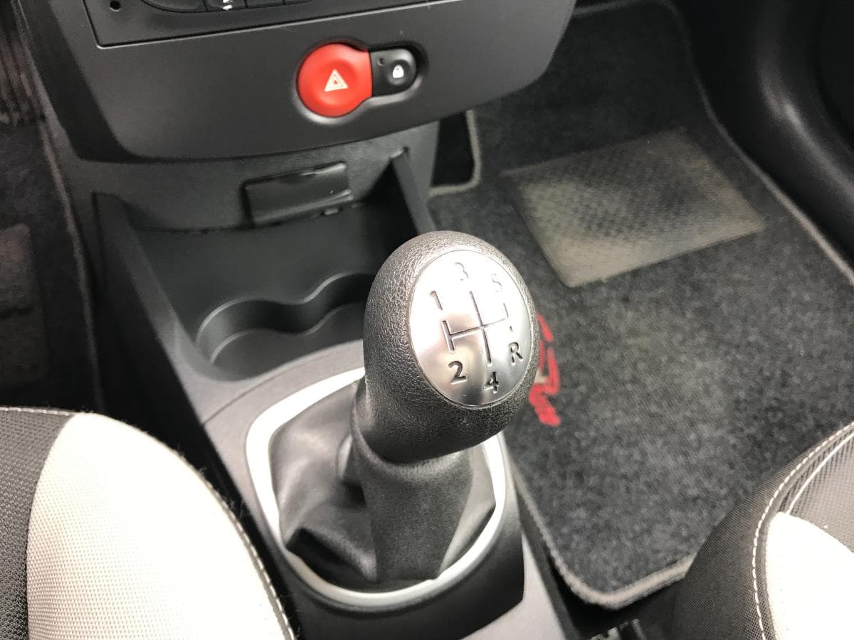 Renault Clio 1.5DCI · Ano 2012 — imagem 17