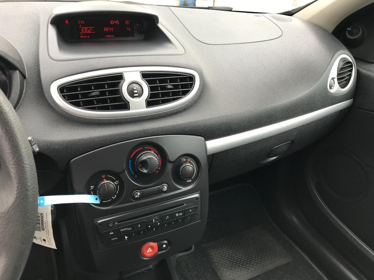 Renault Clio 1.5DCI · Ano 2012 — imagem 24