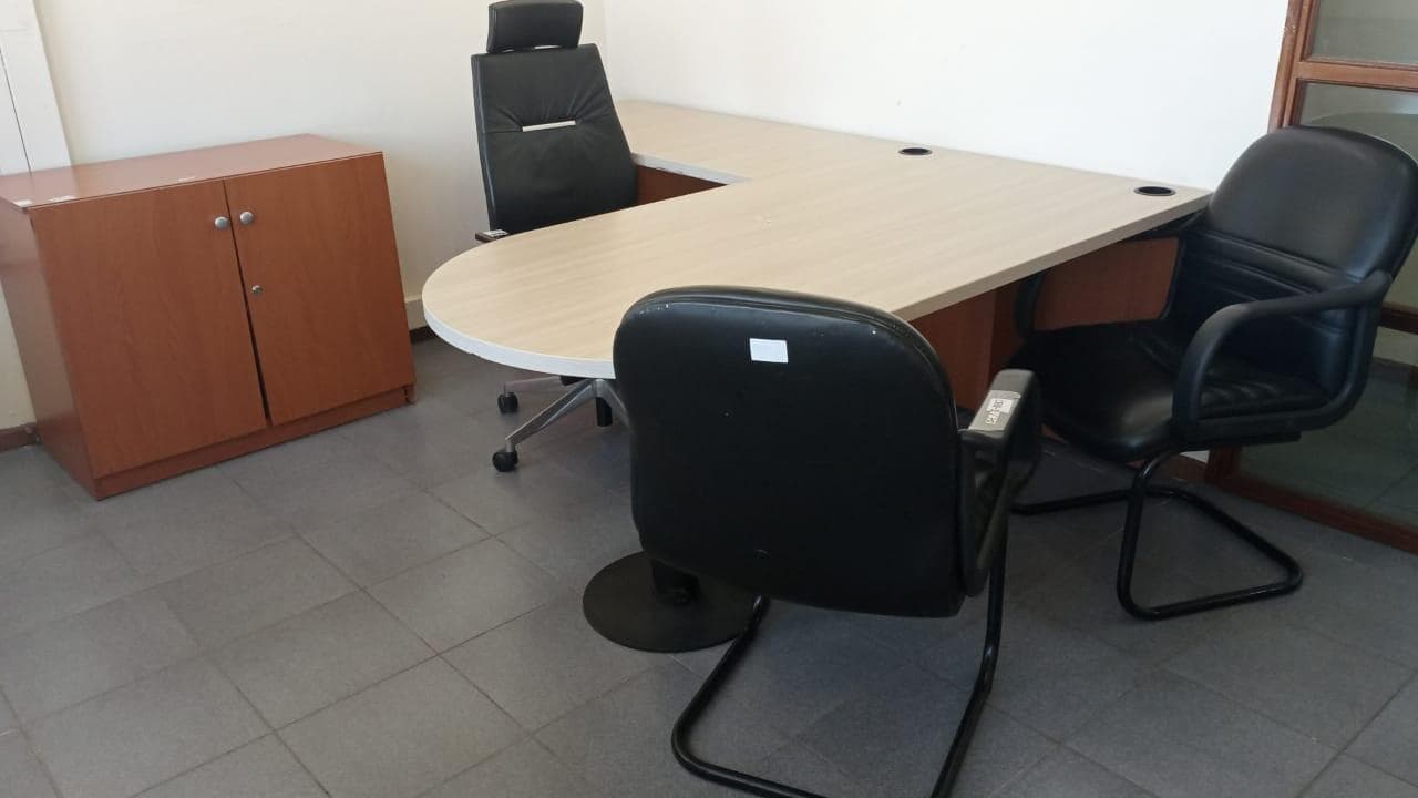 Mobiliario de oficina · — imagen 1