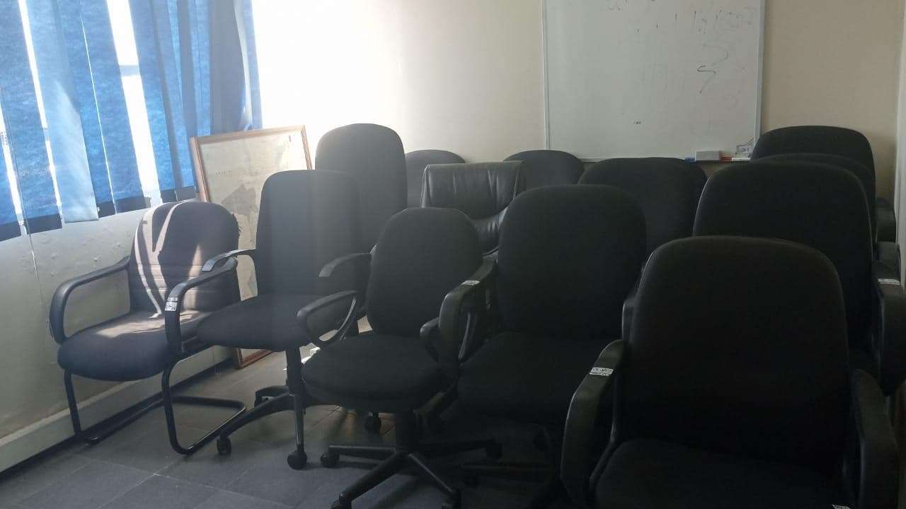 Mobiliario de oficina ·