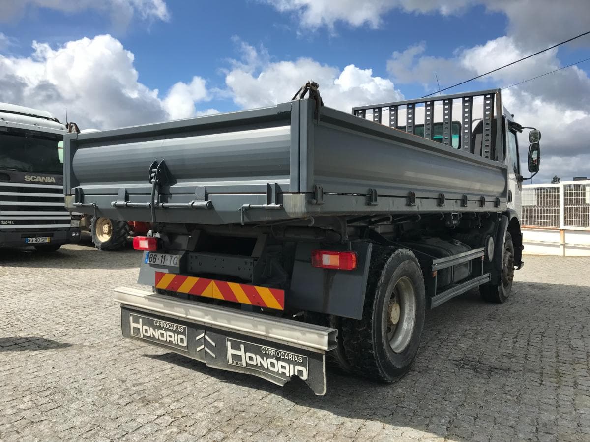 Camião Tribasculante Renault 270 DCI · Ano 2002 — imagen 5