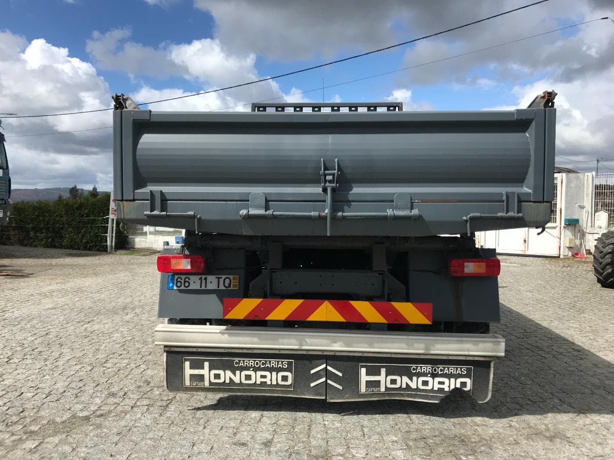 Camião Tribasculante Renault 270 DCI · Ano 2002 — imagen 6