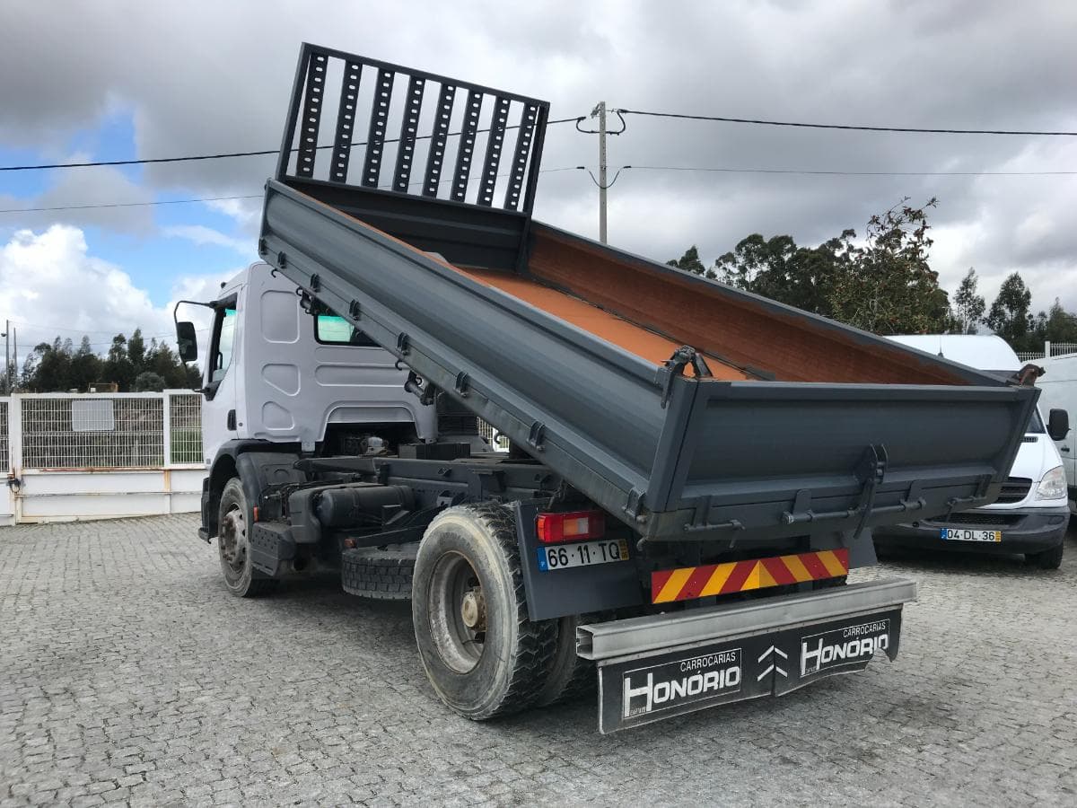 Camião Tribasculante Renault 270 DCI · Ano 2002 — imagen 9