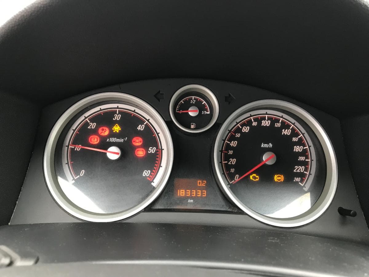 Opel Astra 1.7TDCI GTC · Ano 2005 61-AT-15 — imagem 18
