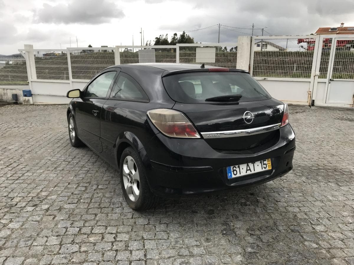 Opel Astra 1.7TDCI GTC · Ano 2005 61-AT-15 — imagem 4
