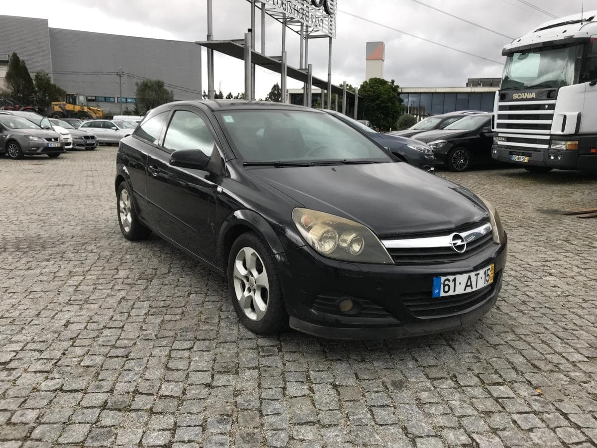 Opel Astra 1.7TDCI GTC · Ano 2005 61-AT-15 — imagem 1