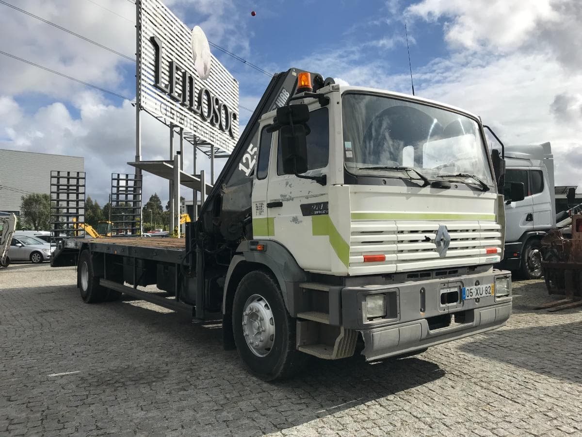 Camião Renault Com Grua Hiab e Rampas · Ano 1995 — imagem 1